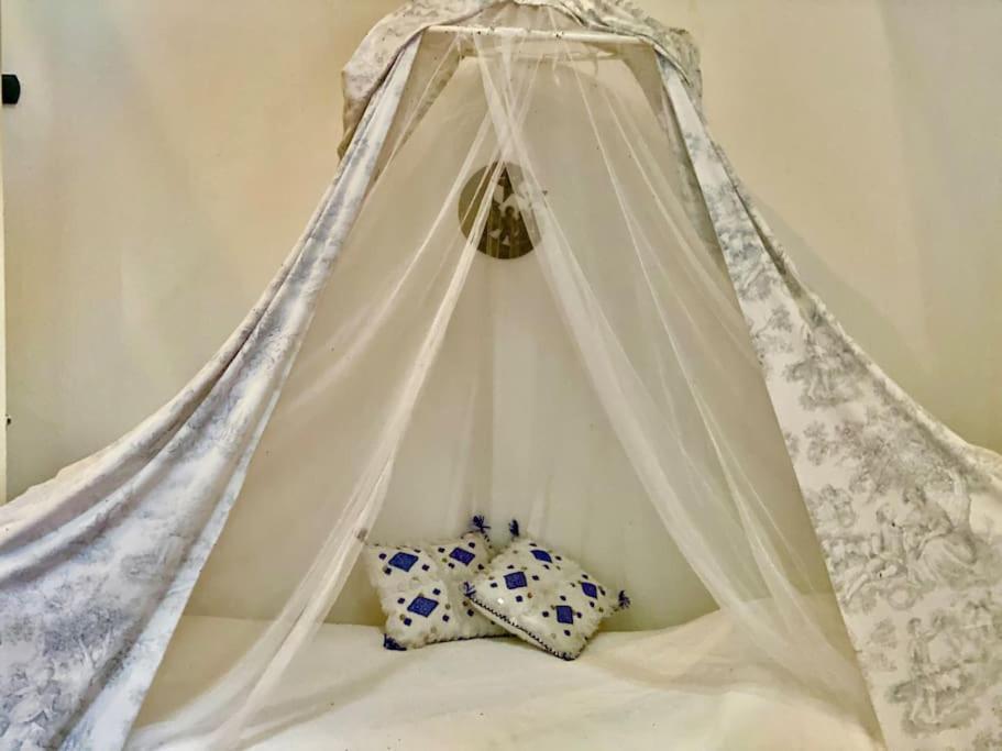 Charming Romantic Tower In Chateau Estate Ocquerre Екстер'єр фото